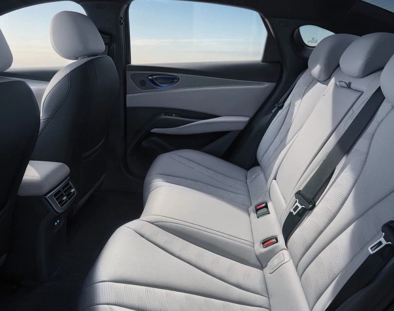 Praktikusan lehajtható hátsó ülések